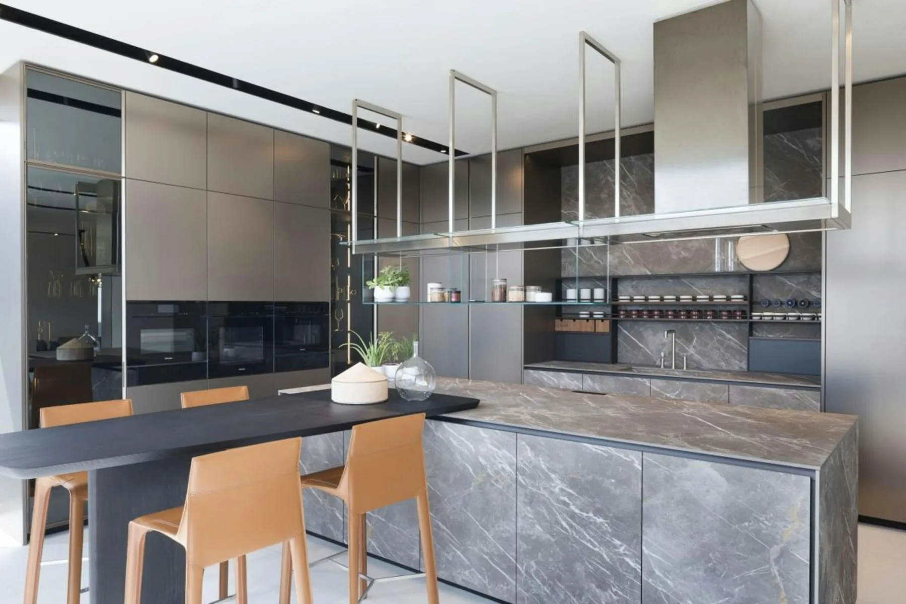 Kitchen with engineered quartz countertop